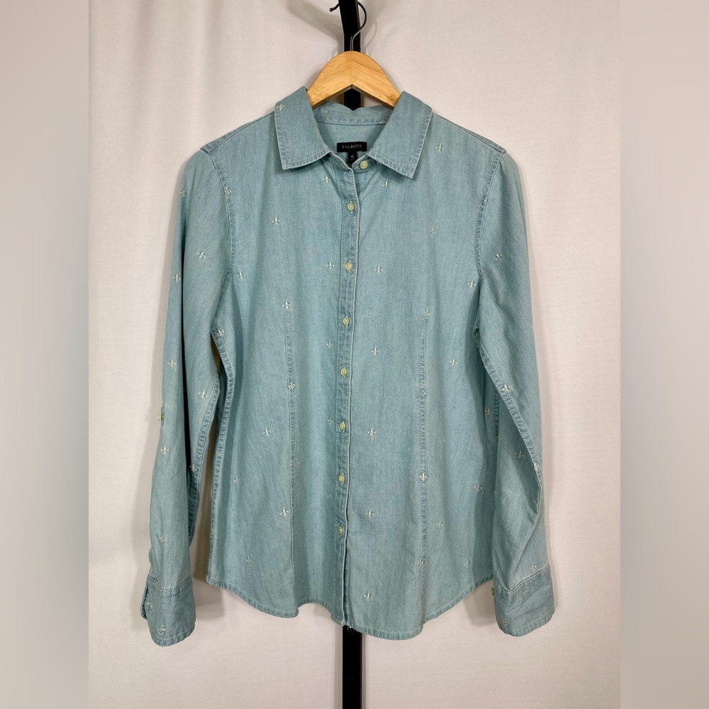 NWT Talbots Light Denim Fleur de Lis Embroidered Button Down Top Size 10